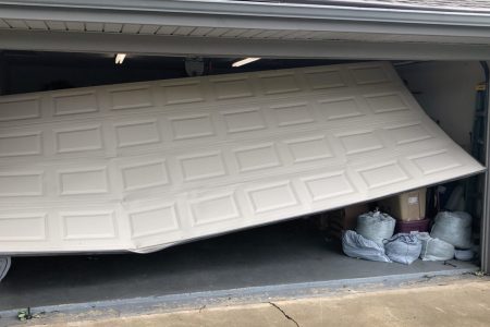 imgi_70_garage-door-off-track-2048x1041